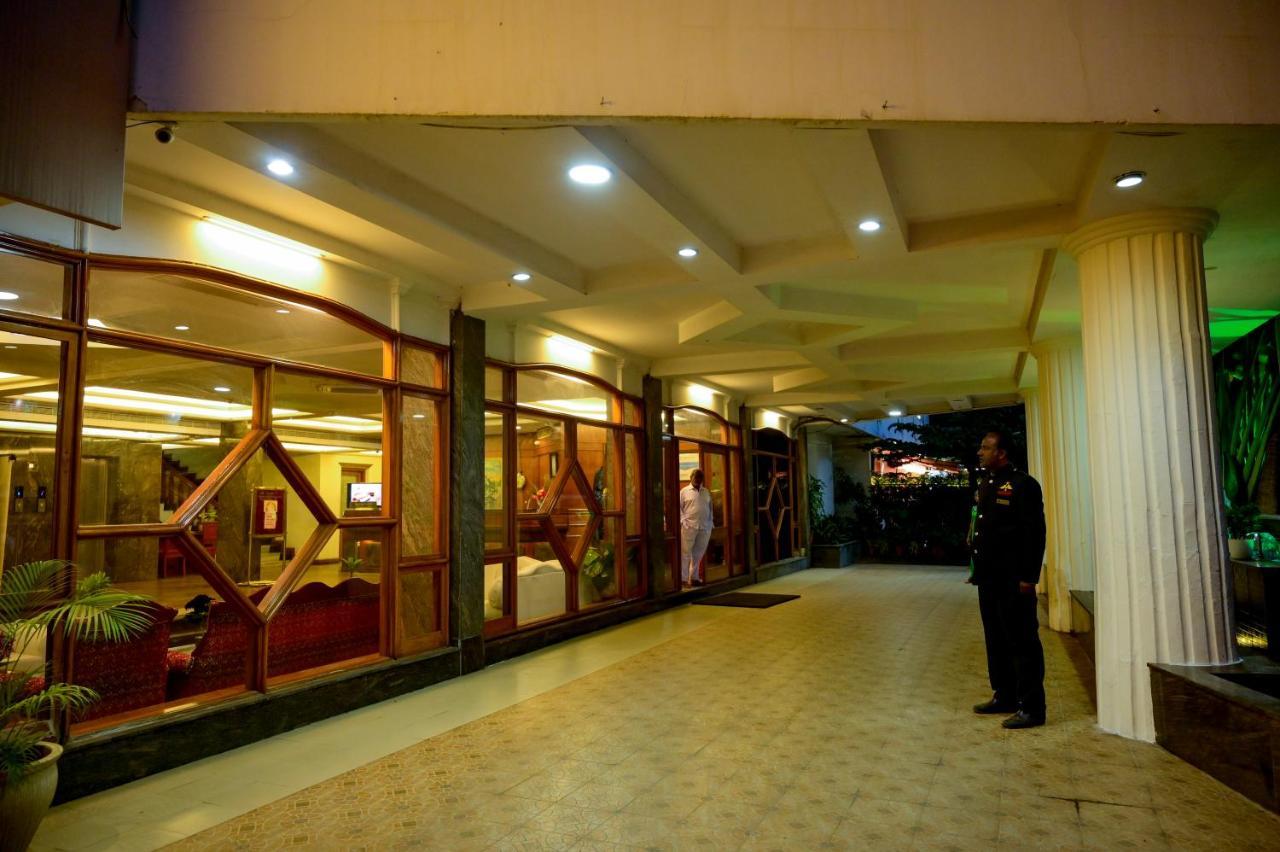 Maya'S Kings Kourt Hotel Mysore Exterior photo