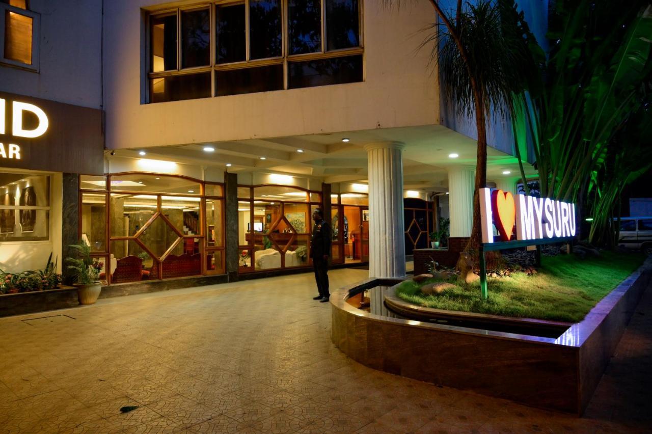 Maya'S Kings Kourt Hotel Mysore Exterior photo